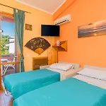 Oleandri جيارديني ناكسوس