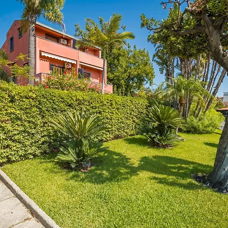 Oleandri جيارديني ناكسوس